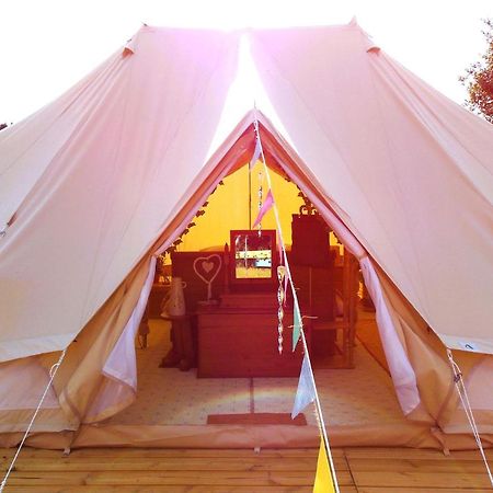 Hope Cottage Bell Tent Retreat แอชบอร์น ภายนอก รูปภาพ