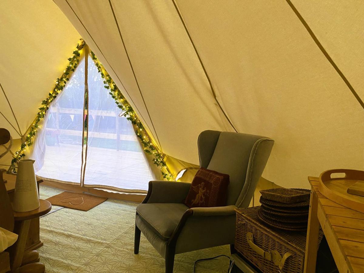 Hope Cottage Bell Tent Retreat แอชบอร์น ภายนอก รูปภาพ