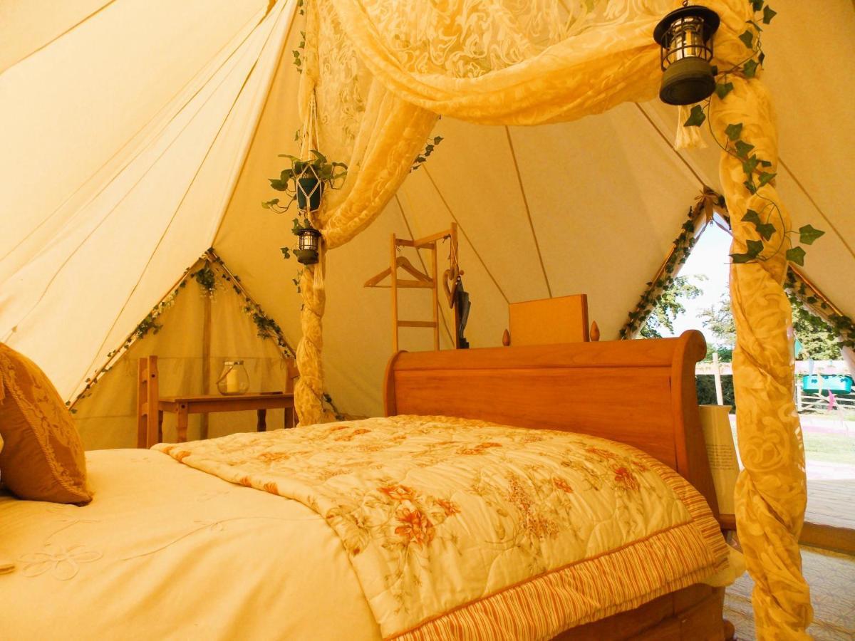 Hope Cottage Bell Tent Retreat แอชบอร์น ภายนอก รูปภาพ