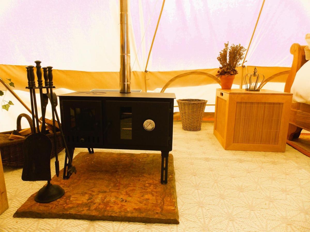 Hope Cottage Bell Tent Retreat แอชบอร์น ภายนอก รูปภาพ