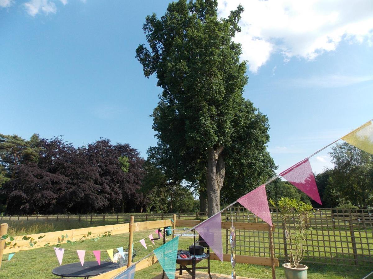 Hope Cottage Bell Tent Retreat แอชบอร์น ภายนอก รูปภาพ