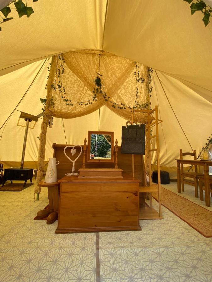 Hope Cottage Bell Tent Retreat แอชบอร์น ภายนอก รูปภาพ