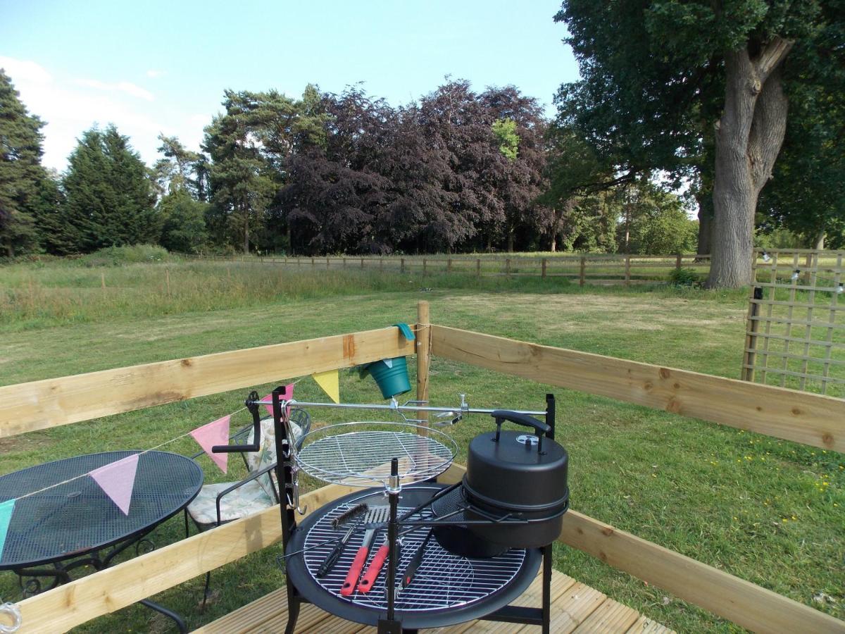 Hope Cottage Bell Tent Retreat แอชบอร์น ภายนอก รูปภาพ