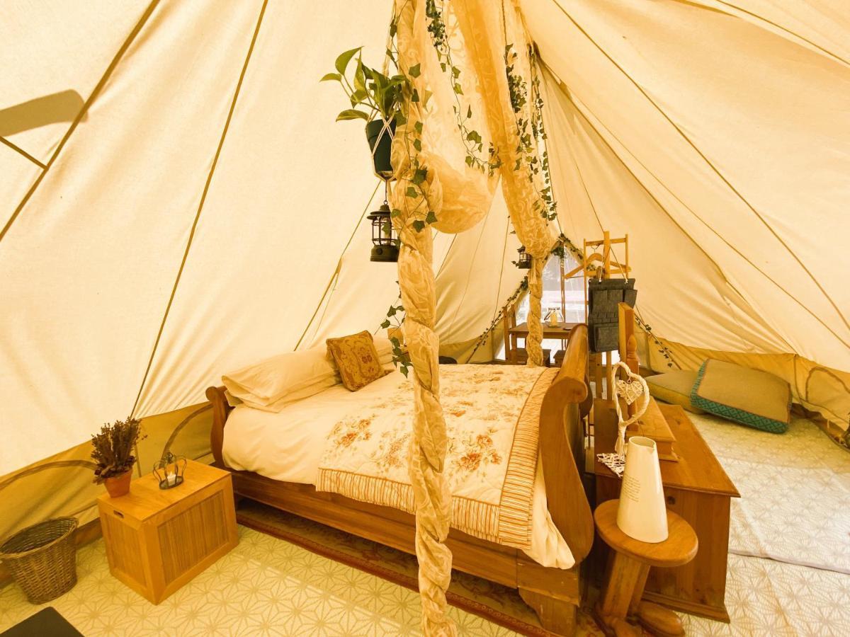 Hope Cottage Bell Tent Retreat แอชบอร์น ภายนอก รูปภาพ