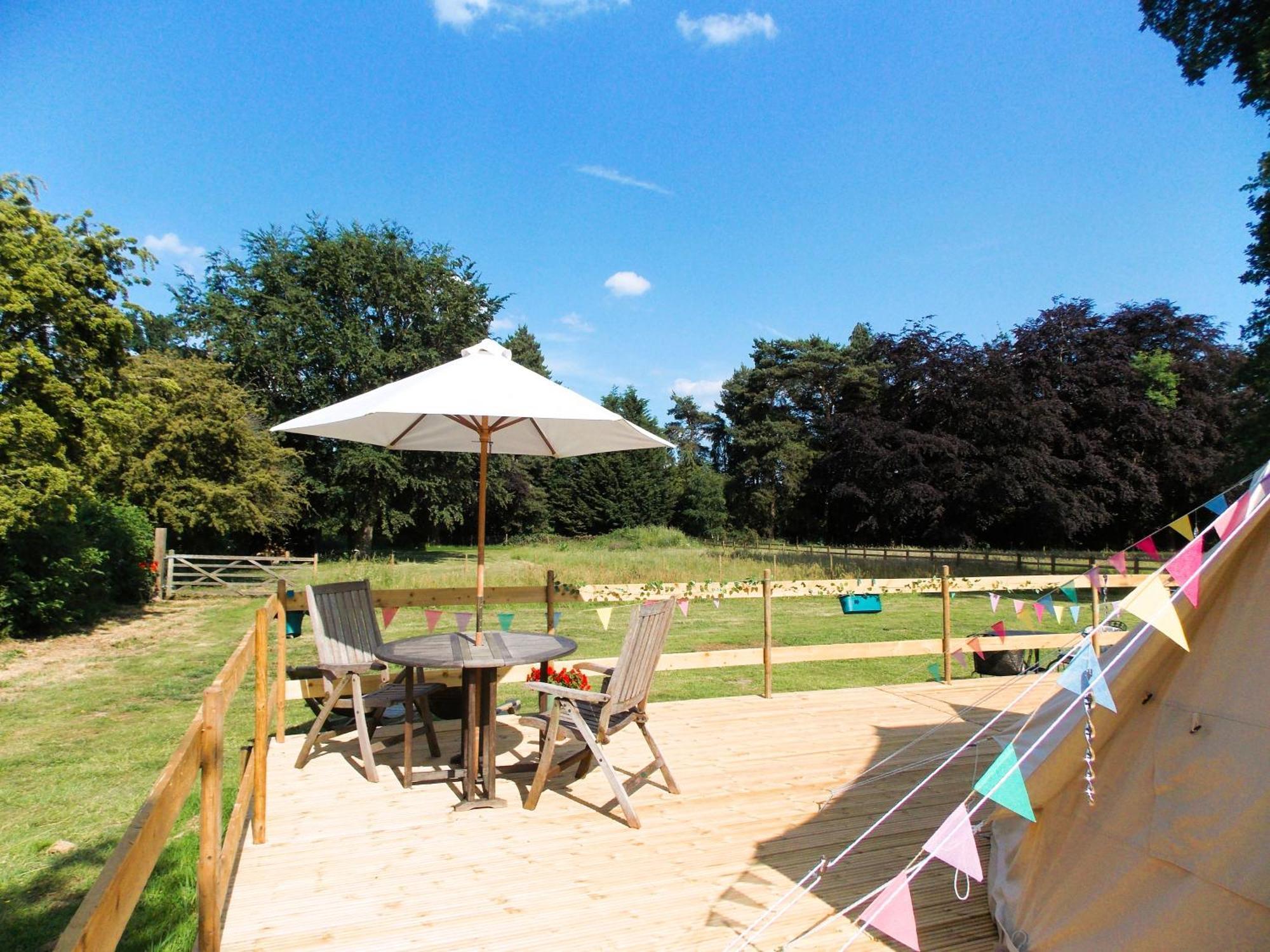 Hope Cottage Bell Tent Retreat แอชบอร์น ภายนอก รูปภาพ